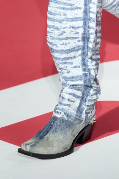 Look 27
